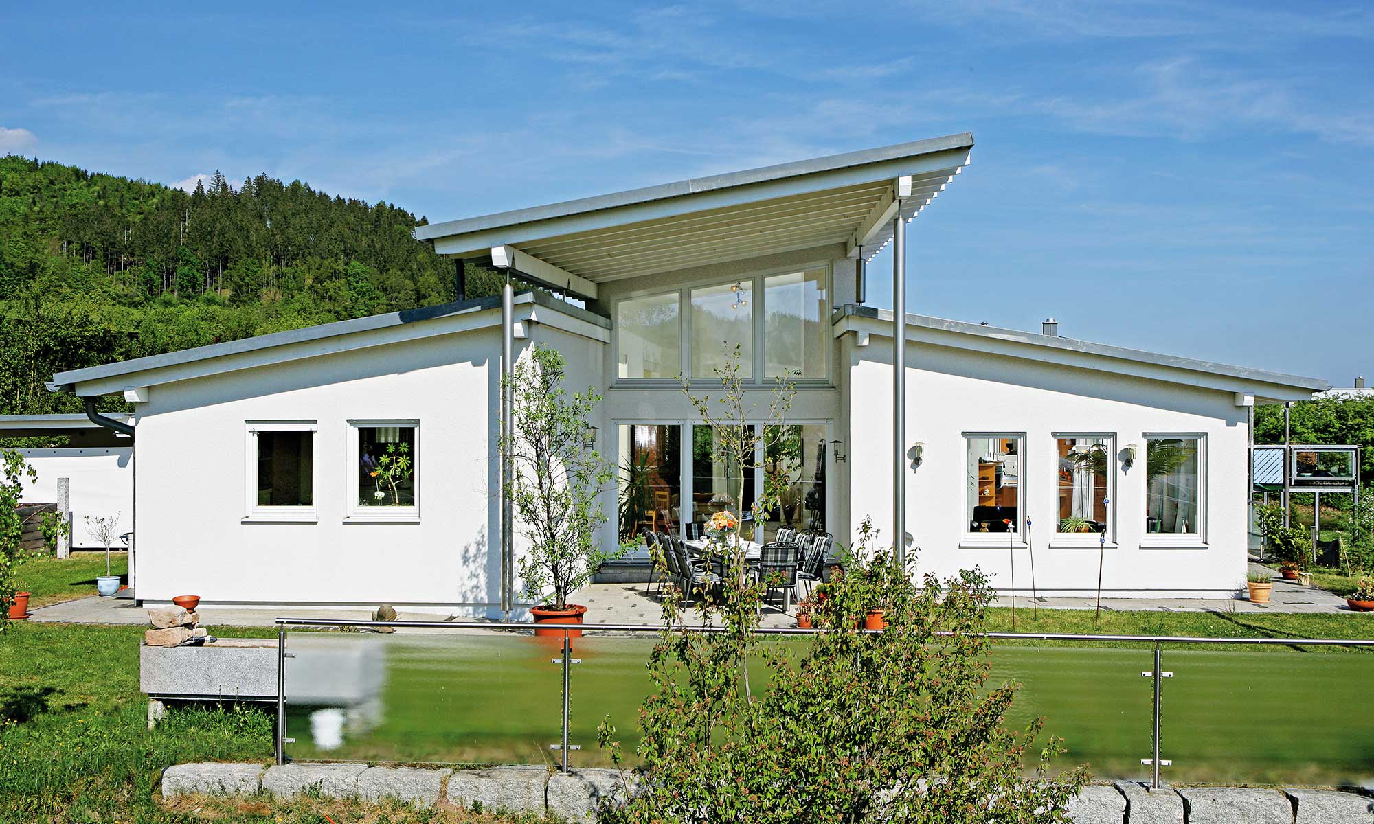 Garten und Terrasse Haus Ebinger von Fertighaus WEISS