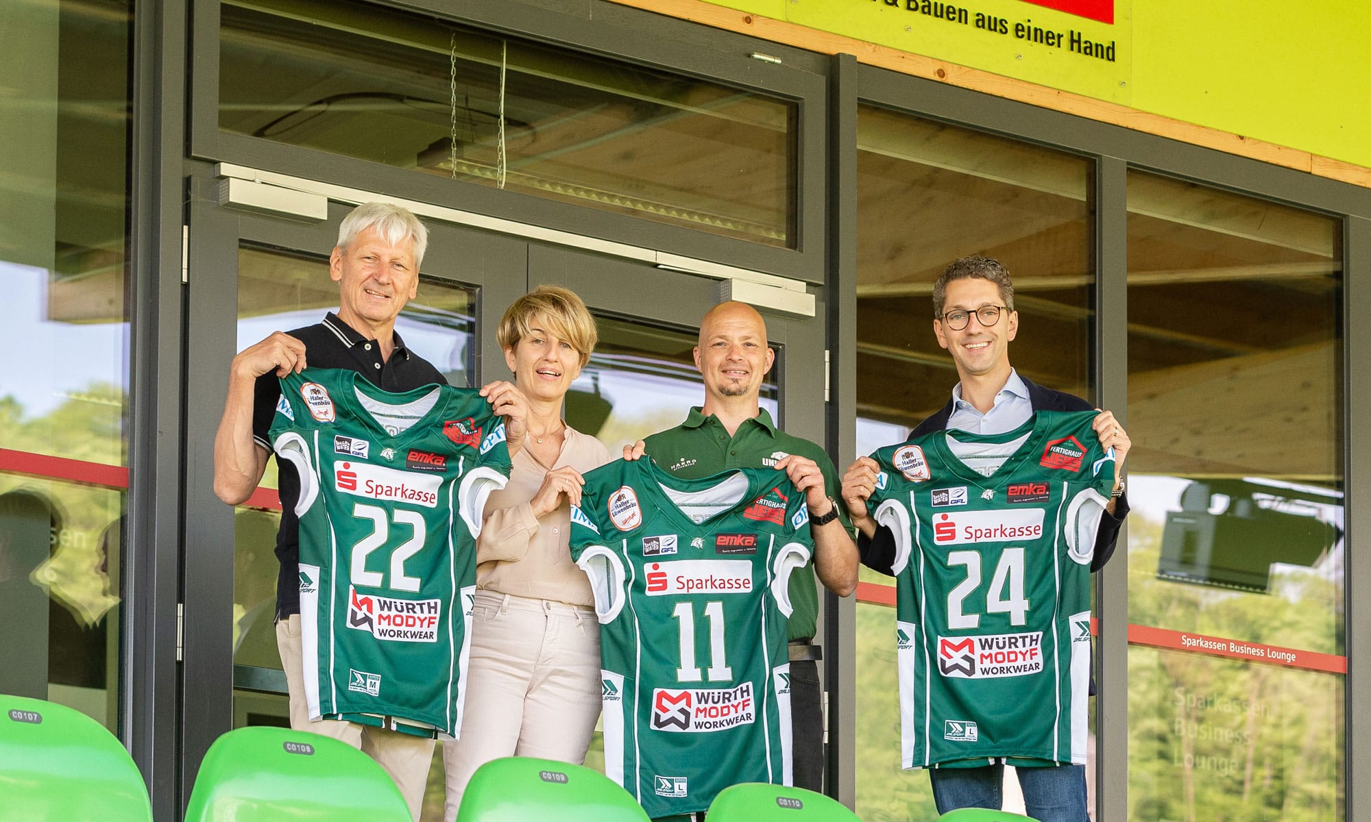 Trikoübergabe an die Unicorns Schwäbisch Hall